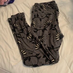 LulaRoe gray flower leggings